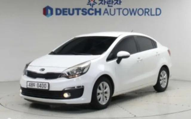 더 뉴 프라이드 4DR 1.6 GDI 럭셔리 기아 2015/10 82,983km